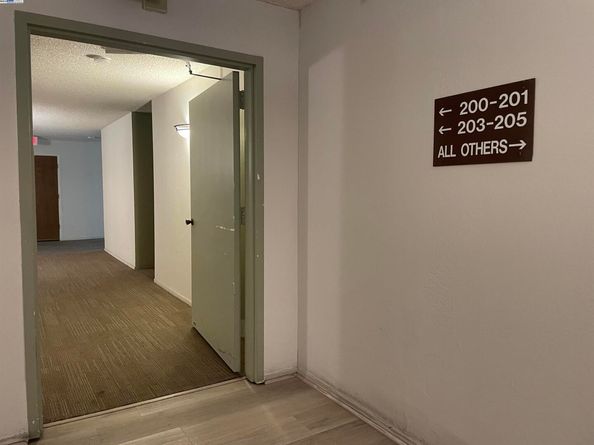 965 Shorepoint Ct #200, Alameda CA 94501
