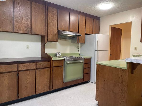 965 Shorepoint Ct #200, Alameda CA 94501