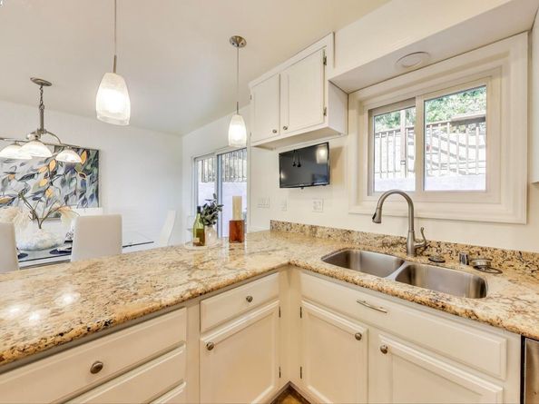 16660 Winding Blvd, San Leandro CA 94578