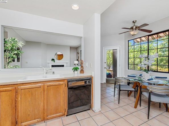 2030 Canyon Woods Drive F, San Ramon CA 94583