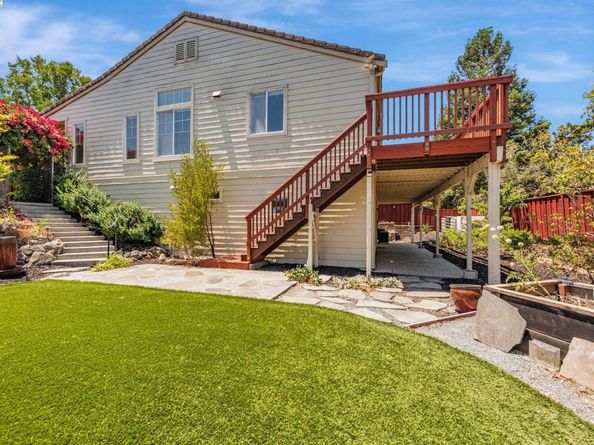 2578 Ridge Crest Ct., Castro Valley CA 94546