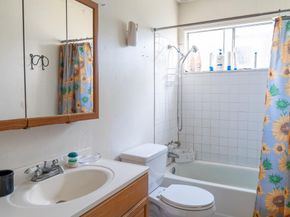 952 72nd Avenue, Oakland CA 94621