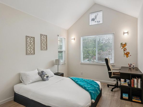 600 Willow Road 8, Menlo Park CA 94025