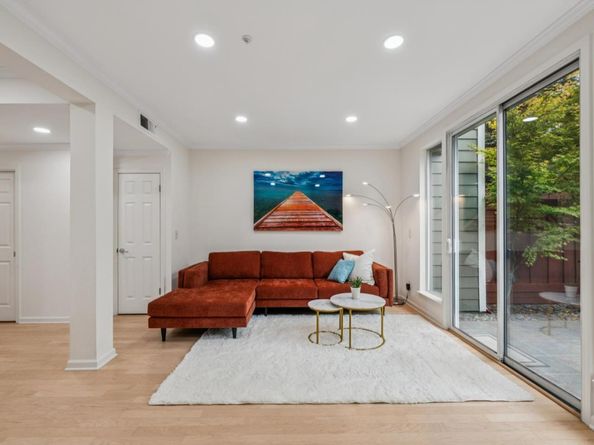 600 Willow Road 8, Menlo Park CA 94025