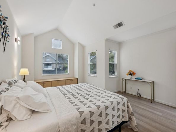 600 Willow Road 8, Menlo Park CA 94025