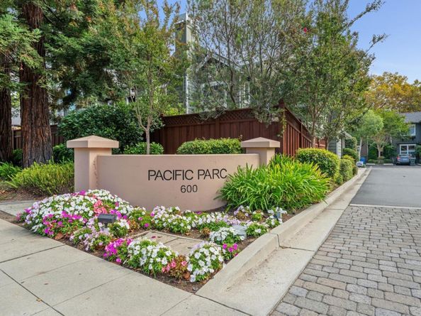 600 Willow Road 8, Menlo Park CA 94025