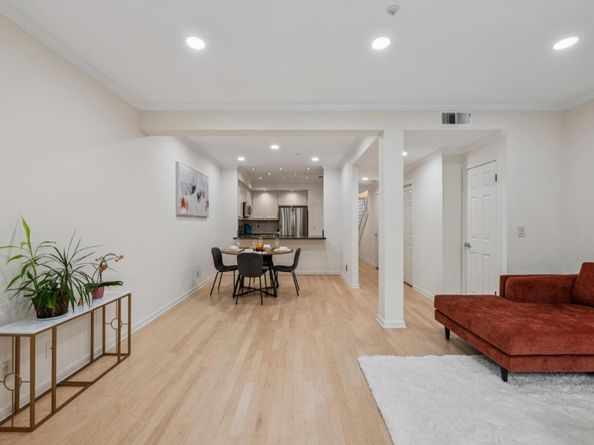 600 Willow Road 8, Menlo Park CA 94025