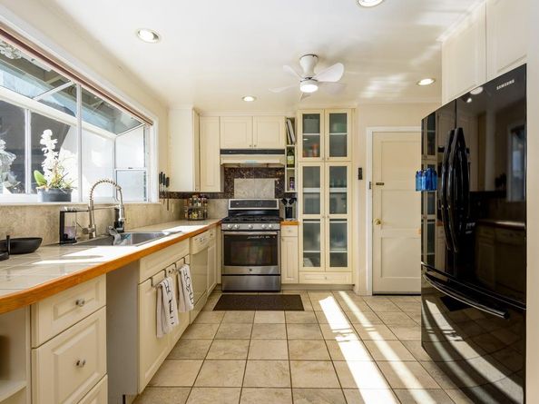 204 Garden Lane, Daly City CA 94015