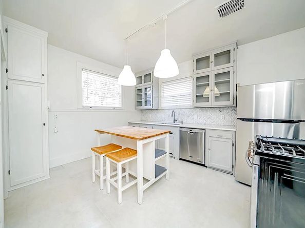 336 Elwood Avenue, Oakland CA 94610