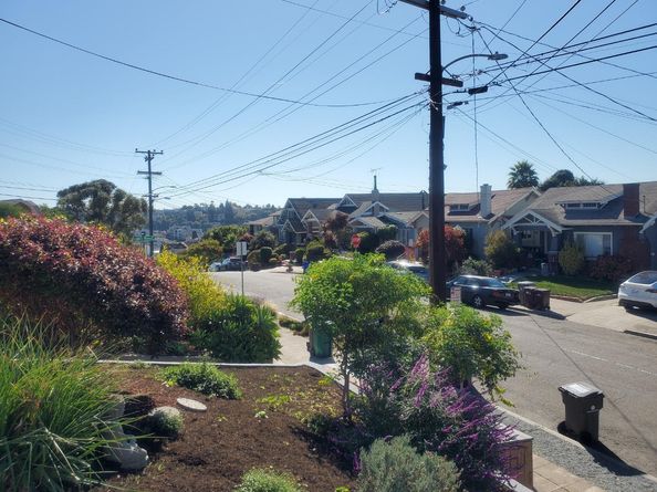 336 Elwood Avenue, Oakland CA 94610