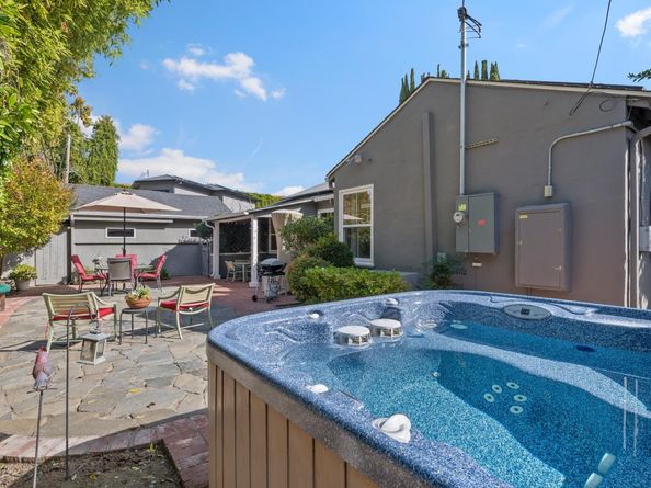 610 Kenwood Drive, Menlo Park CA 94025