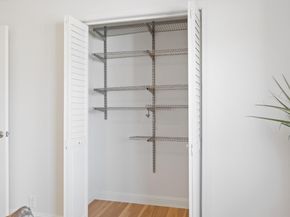 900 Los Robles Avenue, Palo Alto CA 94306