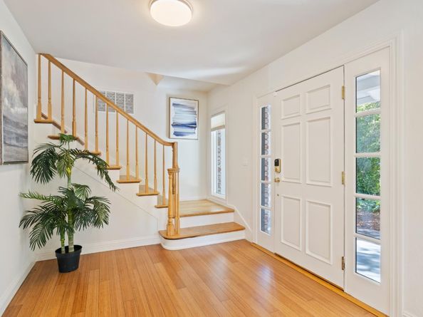 900 Los Robles Avenue, Palo Alto CA 94306