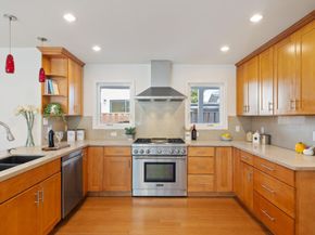 900 Los Robles Avenue, Palo Alto CA 94306