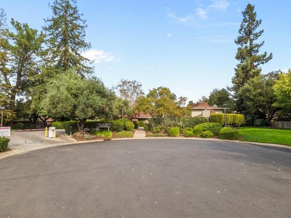 1070 Mercedes Avenue 24, Los Altos CA 94022
