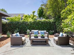985 Oregon Avenue, Palo Alto CA 94303