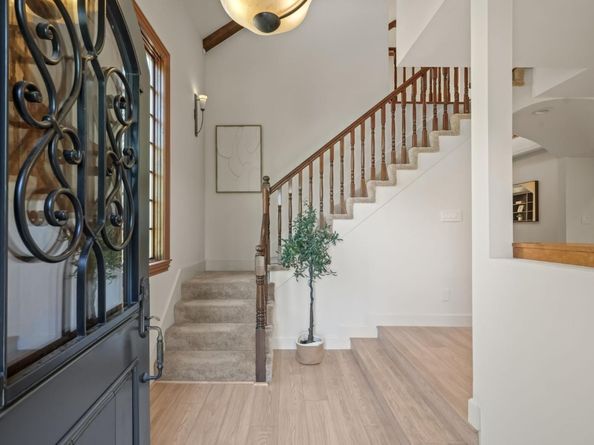 216 Bloomfield Road, Burlingame CA 94010