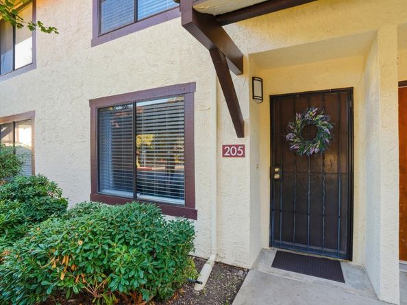 205 Del Valle Cir, El Sobrante CA 94803