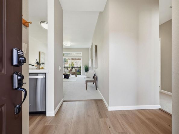 332 Crescent Court, Brisbane CA 94005