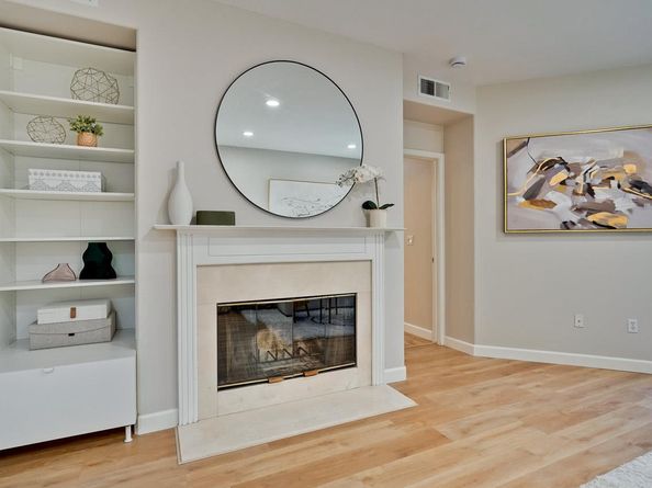903 Sunrose Terrace 103, Sunnyvale CA 94086