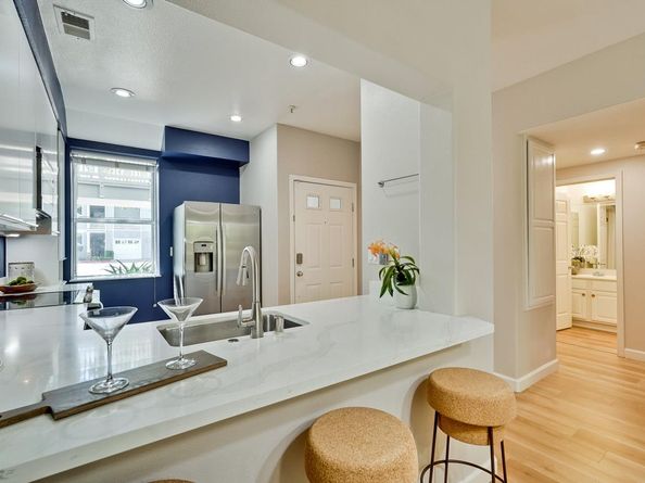 903 Sunrose Terrace 103, Sunnyvale CA 94086