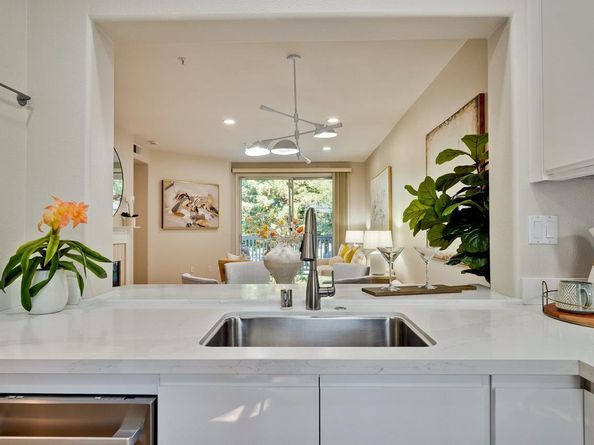 903 Sunrose Terrace 103, Sunnyvale CA 94086
