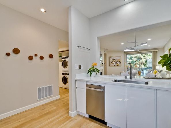 903 Sunrose Terrace 103, Sunnyvale CA 94086