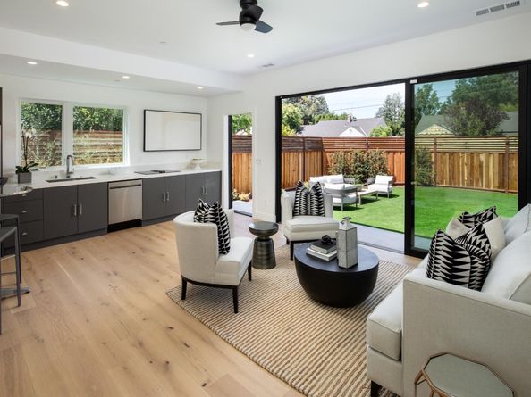 1686 Parkhills Avenue, Los Altos CA 94024