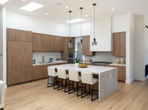 1686 Parkhills Avenue, Los Altos CA 94024