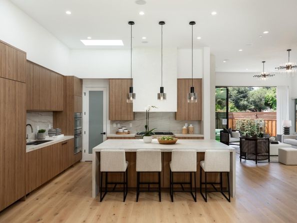 1686 Parkhills Avenue, Los Altos CA 94024