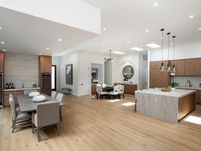 1686 Parkhills Avenue, Los Altos CA 94024