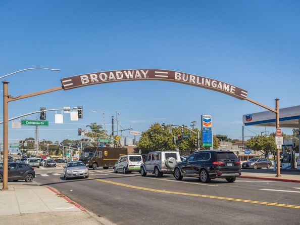 1100 Grove Avenue, Burlingame CA 94010