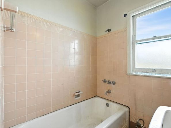 1100 Grove Avenue, Burlingame CA 94010