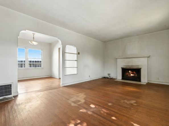 1100 Grove Avenue, Burlingame CA 94010