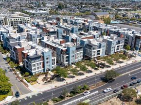718 Eppleton Lane 303, Foster City CA 94404