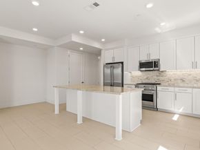 718 Eppleton Lane 303, Foster City CA 94404