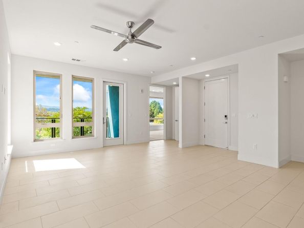 718 Eppleton Lane 303, Foster City CA 94404
