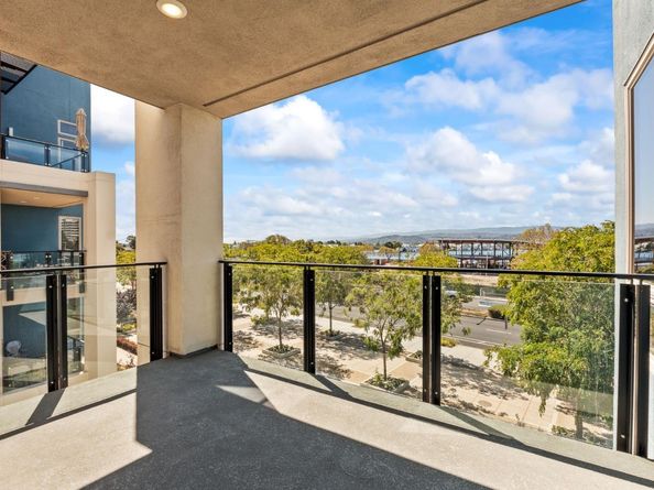 718 Eppleton Lane 303, Foster City CA 94404