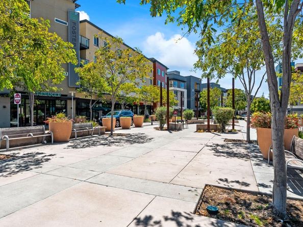 718 Eppleton Lane 303, Foster City CA 94404