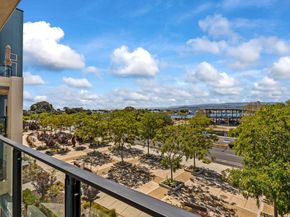 718 Eppleton Lane 303, Foster City CA 94404