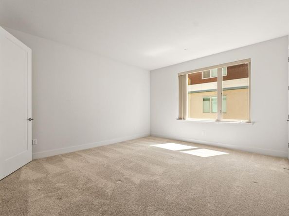 718 Eppleton Lane 303, Foster City CA 94404