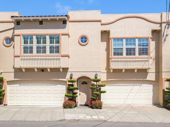 551 Merritt Avenue
