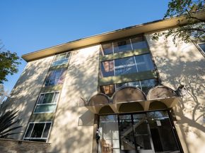 1031 Crestview Drive 206, Mountain View CA 94040