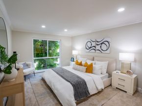 1031 Crestview Drive 206, Mountain View CA 94040
