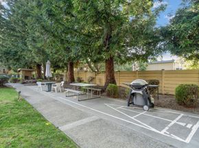 1031 Crestview Drive 206, Mountain View CA 94040