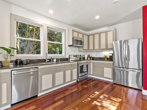411 Broadway B, Santa Cruz CA 95060