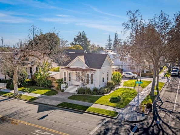 194 4th Street, Gilroy CA 95020
