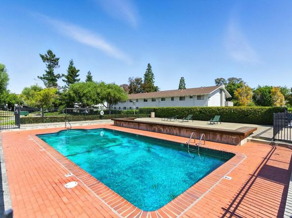 255 S Rengstorff Avenue 43, Mountain View CA 94040