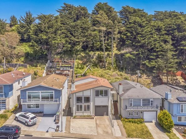 1121 Skyline Drive, Daly City CA 94015