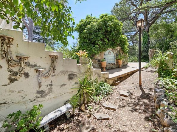 18211 Saratoga Los Gatos Road, Monte Sereno CA 95030